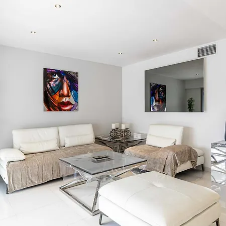 Beautiful With Balcony 1br 2p -