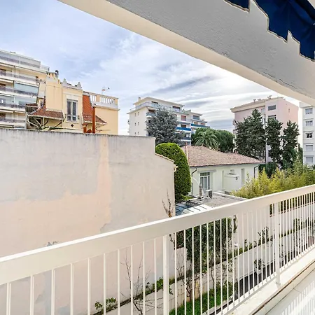 Apartment Beautiful With Balcony 1br 2p -